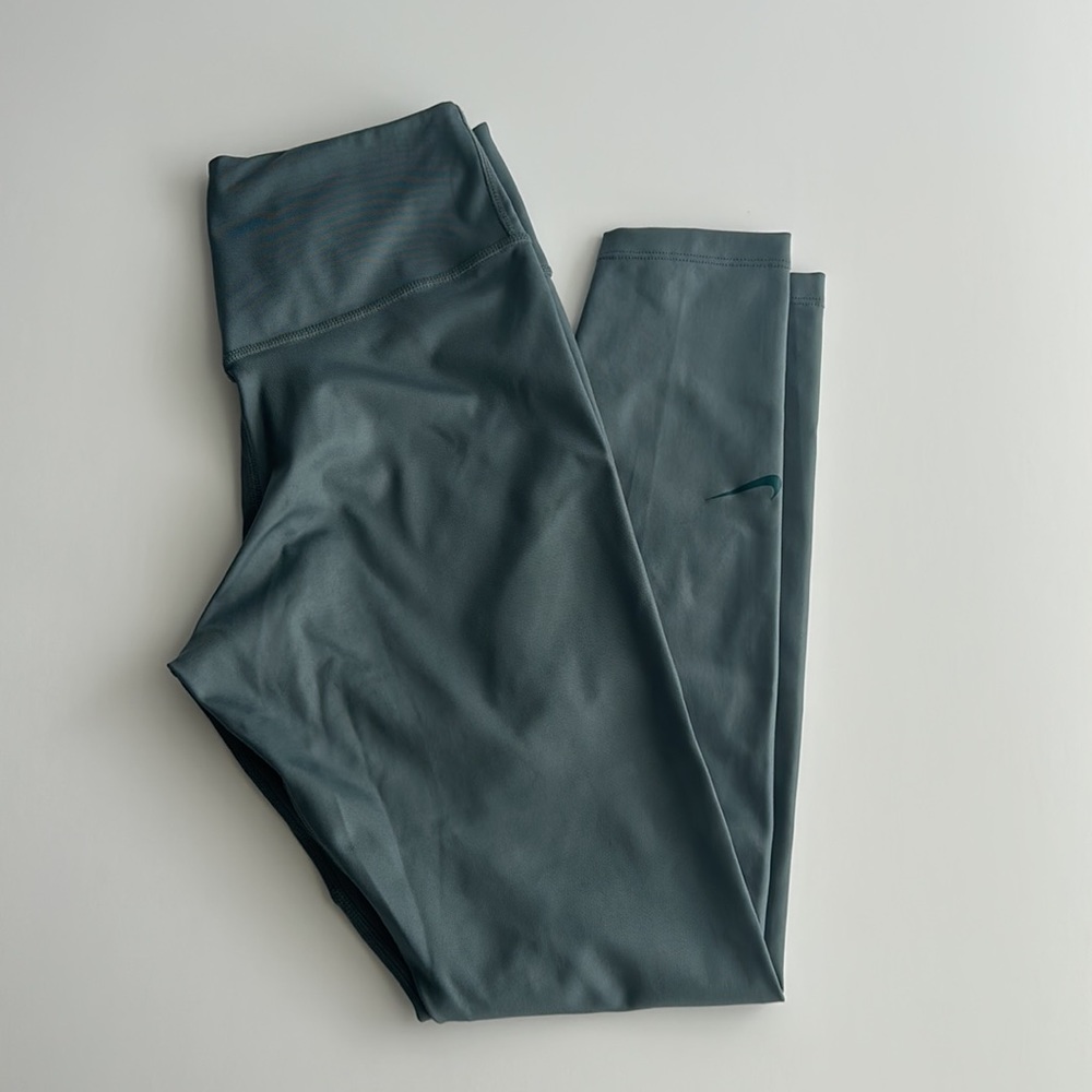 Nike dry fit leggings sage green